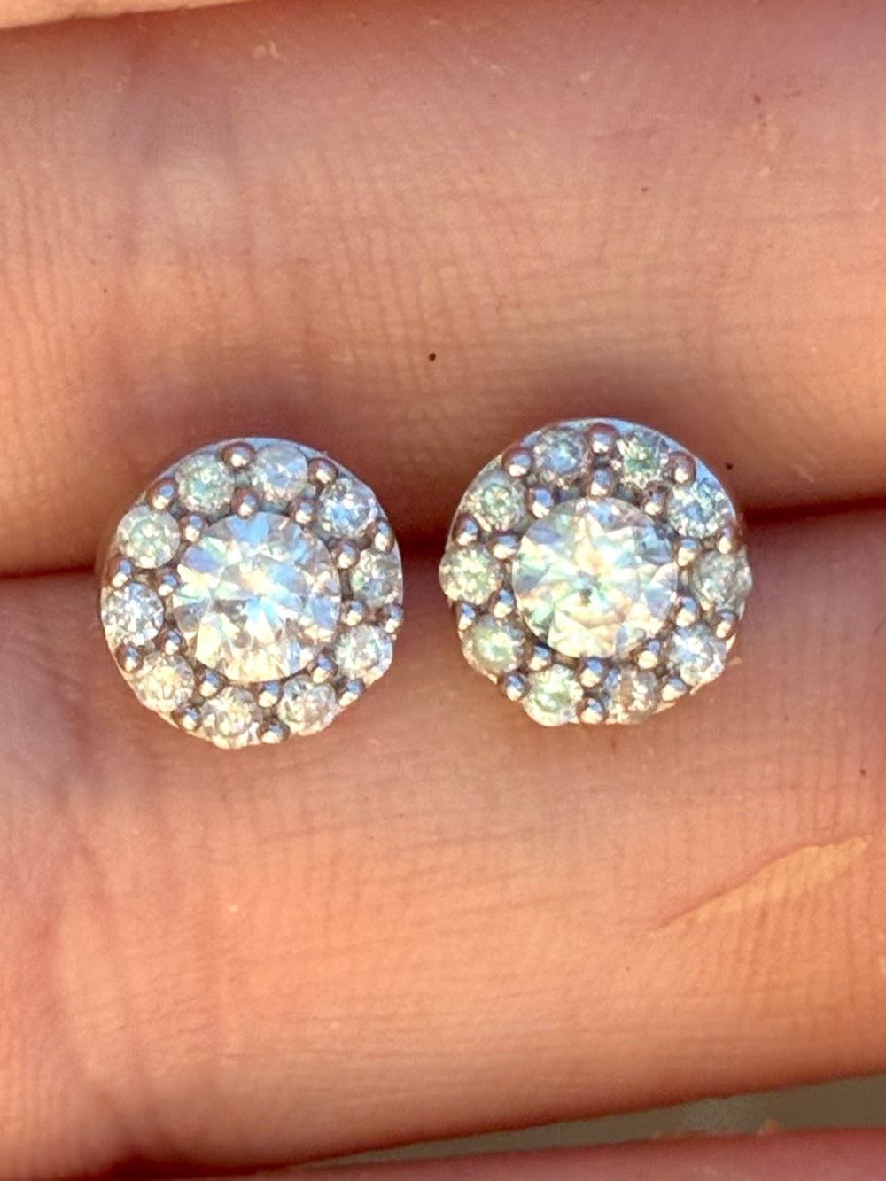 1.00ctw solid 10k white gold genuine diamond earrings